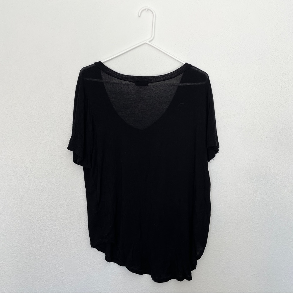 Black slouchy v-neck pocket t-shirt - Picture 5 of 5